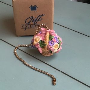 Vintage Avon Lighting Floral Basket Pull Chain